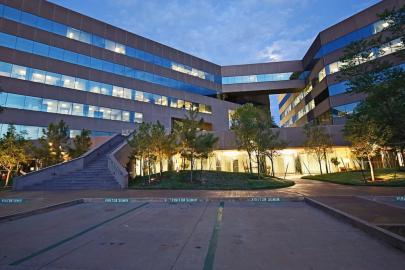 Price Edwards Brokers Lease at Quail Springs Parkway Plaza