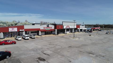 retail shopping center for lease W Hefner Rd Oklahoma City, Ok exterior photo