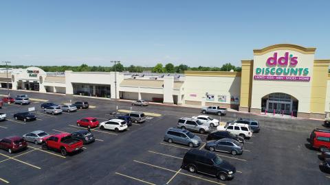 Walnut Square retail space for lease Oklahoma City, Ok exterior photo
