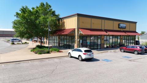 retail space for lease Edmond, Ok exterior photo