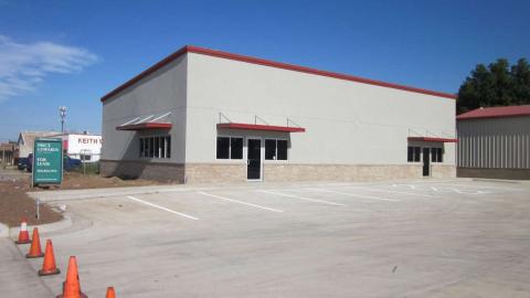 retail or warehouse preleasing west Oklahoma City, Ok exterior photo4