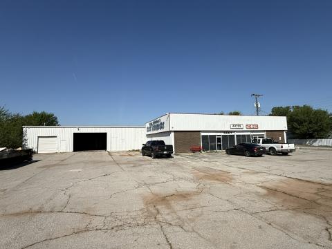 automotive facility for lease south Oklahoma City, OK exterior photo