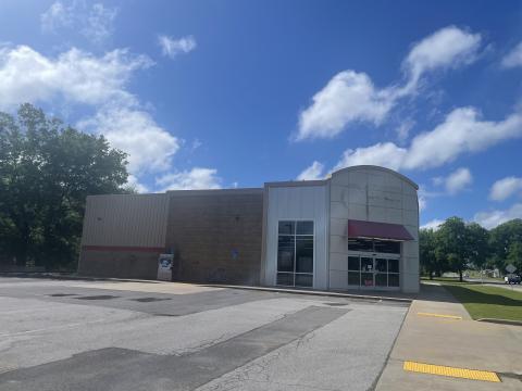 retail building for sublease in Porum, Oklahoma exterior photo
