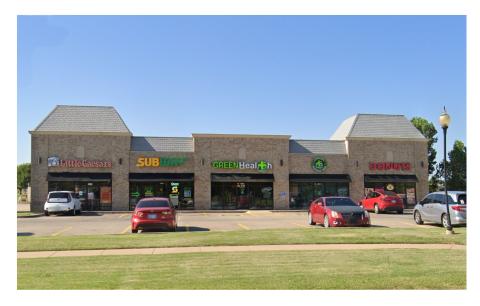 Retail strip center for lease Edmond, OK exterior photo