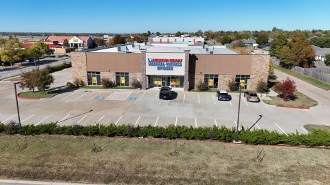 freestanding building for lease or sale, Norman, OK exterior photo