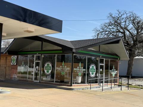 former service station for lease Ada, OK exterior photo