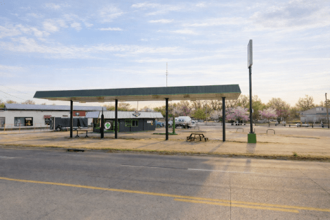 former convenient store, service station for sale, Chickasha, Ok exterior photo
