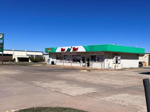 Retail convenience store for Sale, Norman, Ok exterior photo