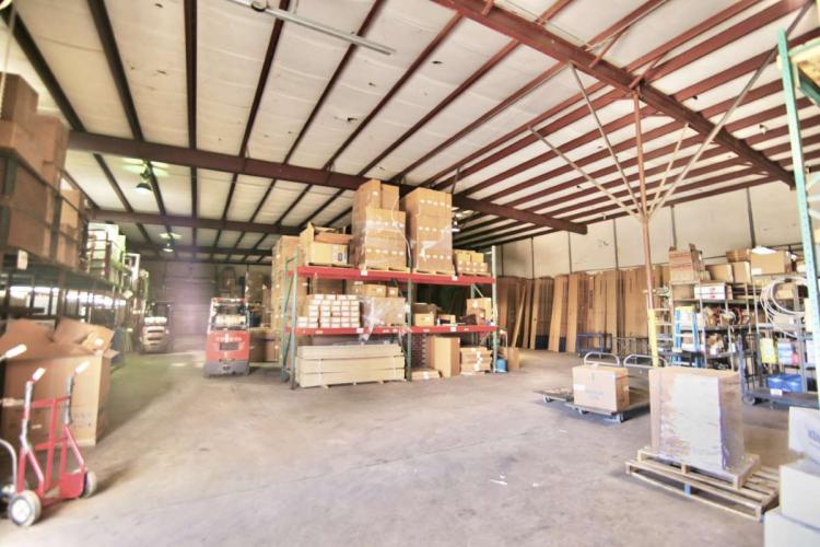 south Oklahoma City, Ok industrial building for lease Warehouse photo
