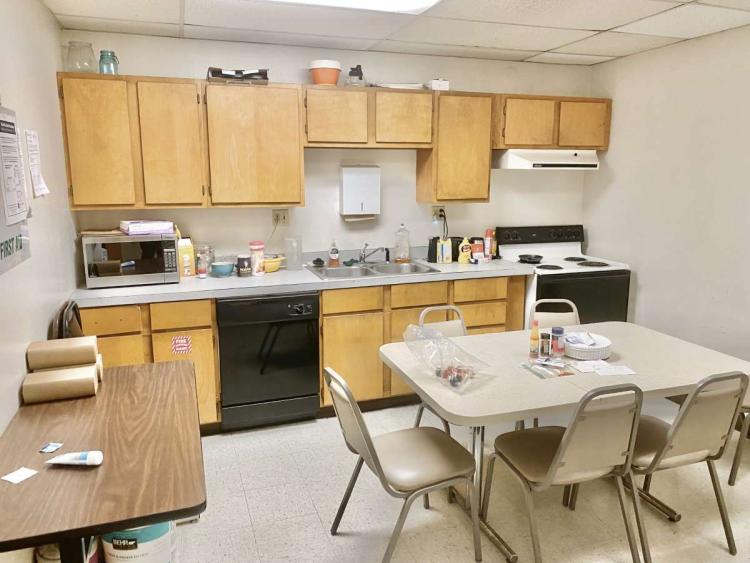 south Oklahoma City, Ok industrial building for lease breakroom photo