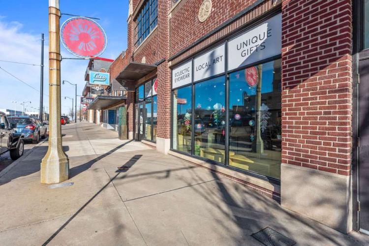 Pontiac Building retail/office space for lease in Oklahoma City, OK exte3rior photo