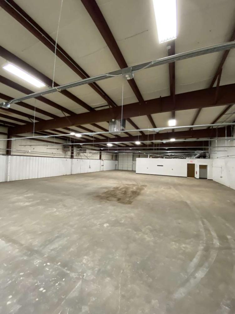 cannabis friendly industrial building for lease, Oklahoma City, OK 416 shop photo