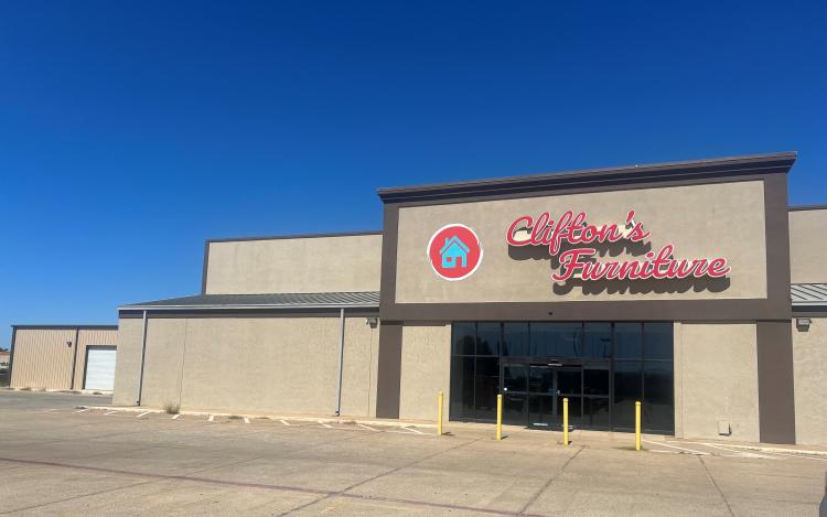 retail & warehouse space for lease in Durant, OK exterior photo