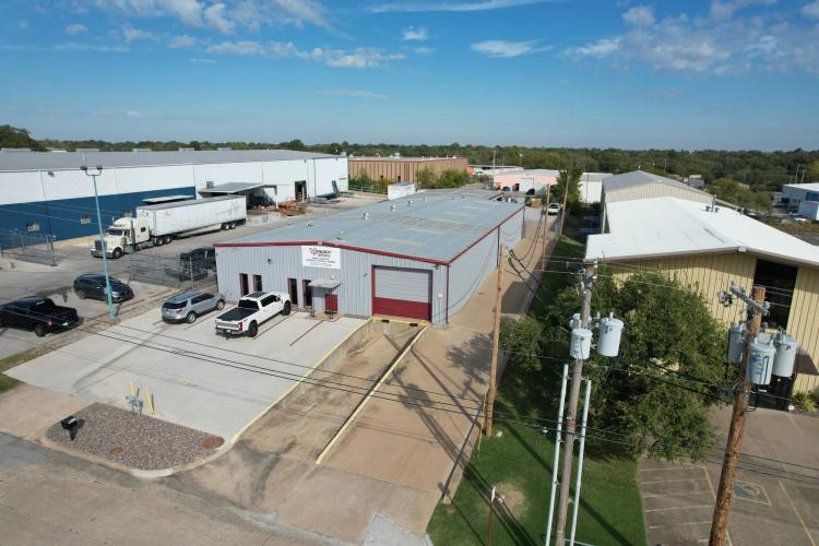 Industrial For Lease - 6935 E 12th
