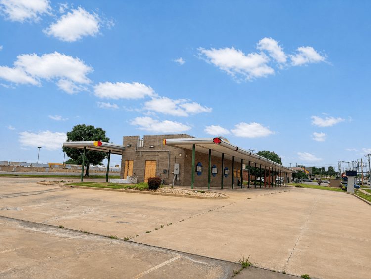 former sonic for sale or lease, Tulsa, OK exterior photo