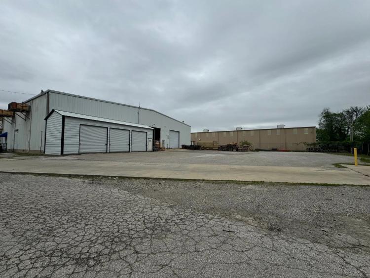 7700 E 38th St - Industrial For Lease