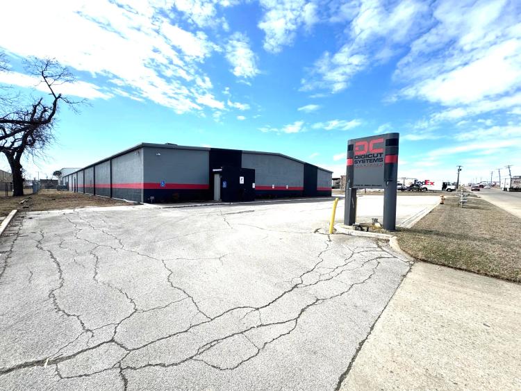 7700 E 38th St - Industrial For Lease