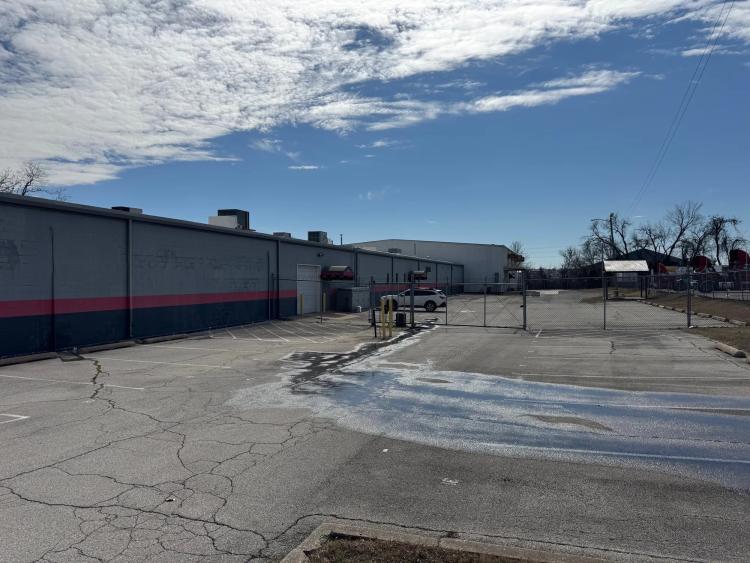 7700 E 38th St - Industrial For Lease