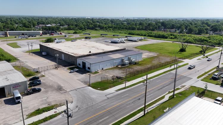 Industrial For Lease - 5309 E Pine