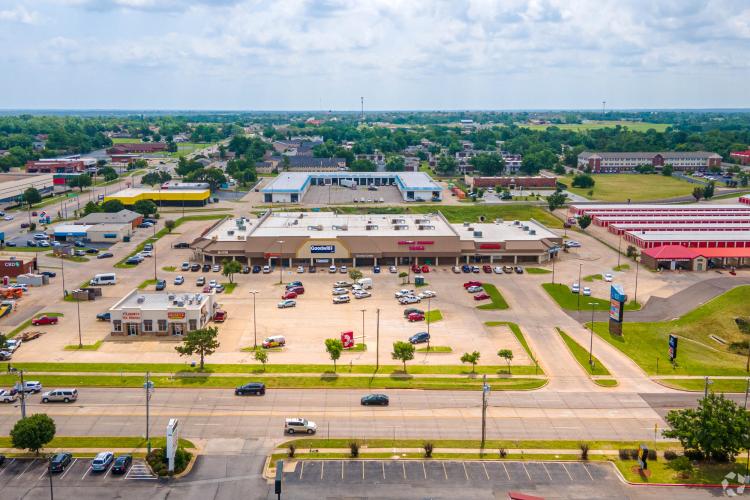 retail space for lease with playground east Norman, OK aerial