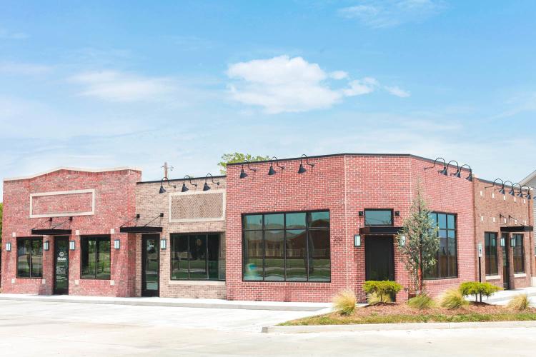 retail space for lease Moore, OK exterior photo