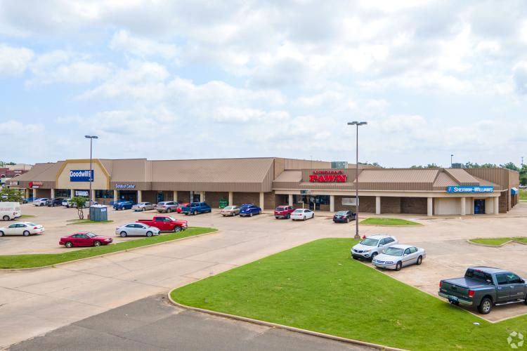 retail space for lease with playground east Norman, OK
