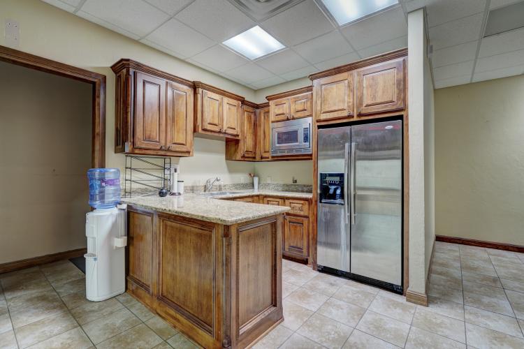 retail or office building for lease or sale Kingfisher, OK photo