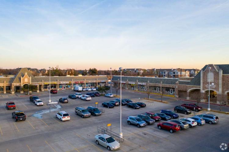 Chatenay Square retail space for lease, Oklahoma City, OK exterior photo-3
