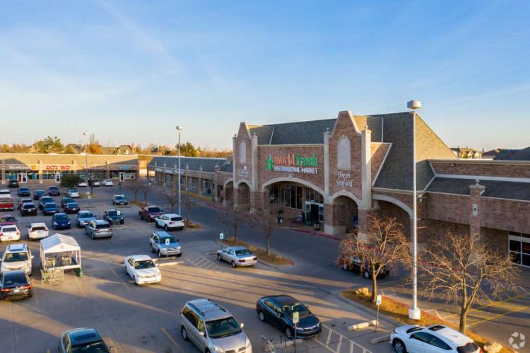 Chatenay Square retail space for lease, Oklahoma City, OK exterior grocery store photo