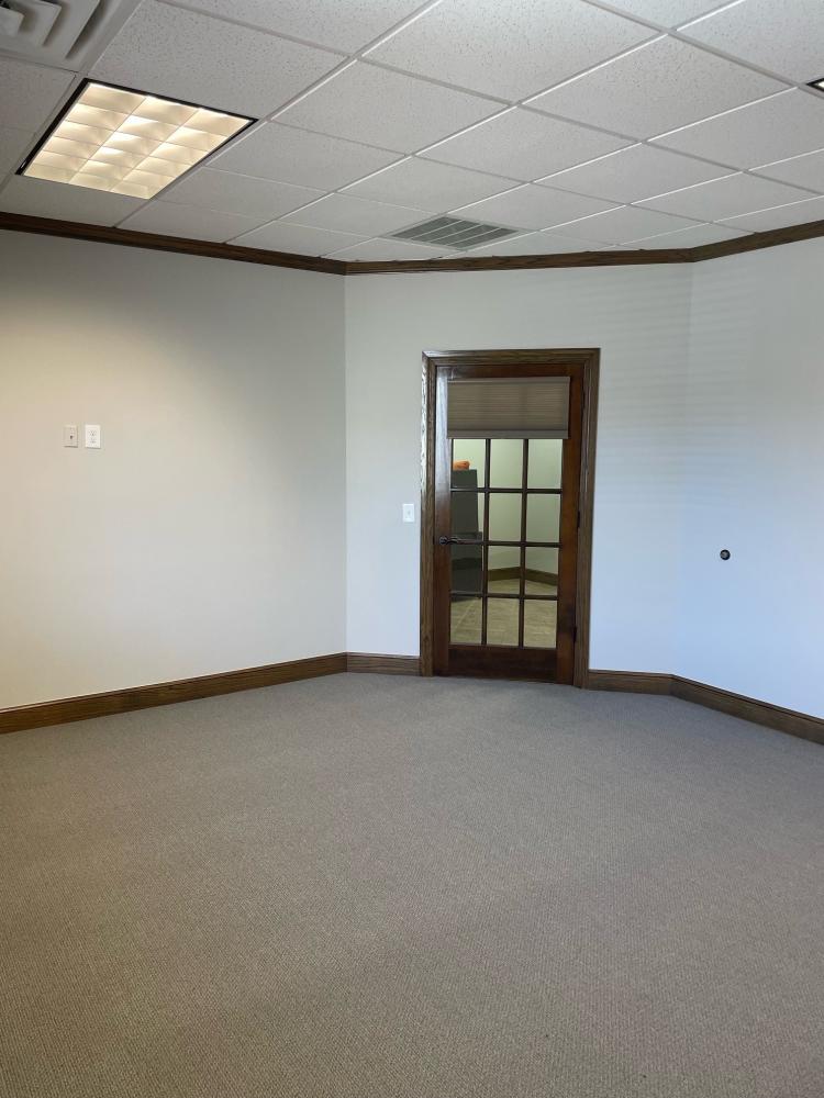 21 Atlanta Place - For Lease - Conference Room
