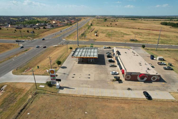 strip center retail space for lease west Edmond, OK aerial4