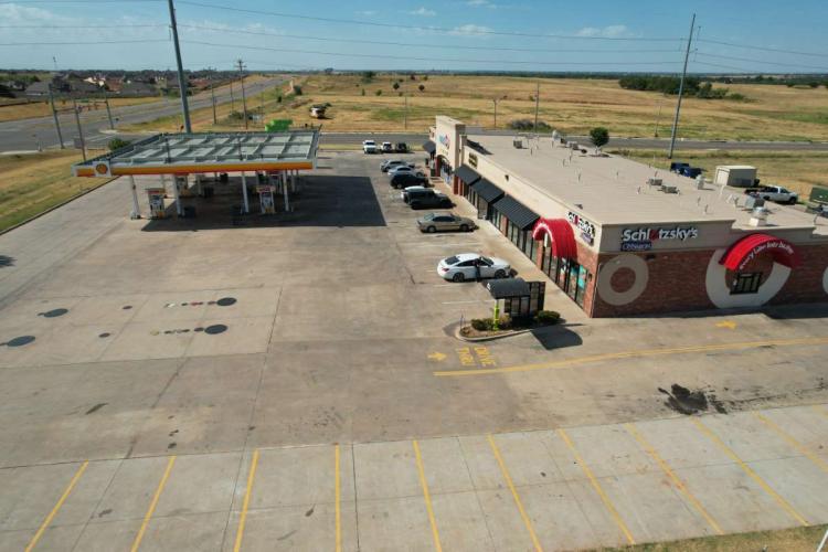 strip center retail space for lease west Edmond, OK - exterior photo4