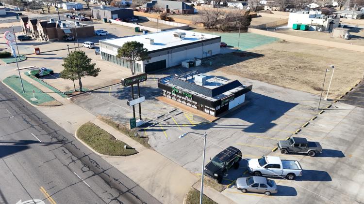 retail freestanding building for sale Midwest City, Ok exterior photo