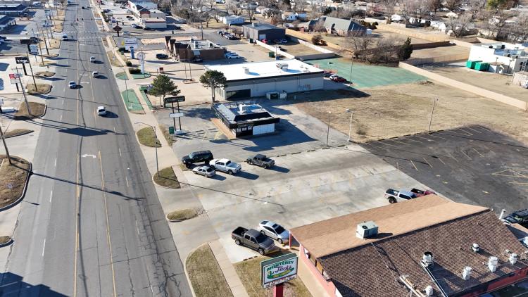 retail freestanding building for sale Midwest City, Ok exterior photo