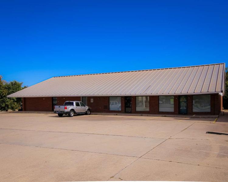 strip center for sale or lease south Oklahoma City, OK exterior photo