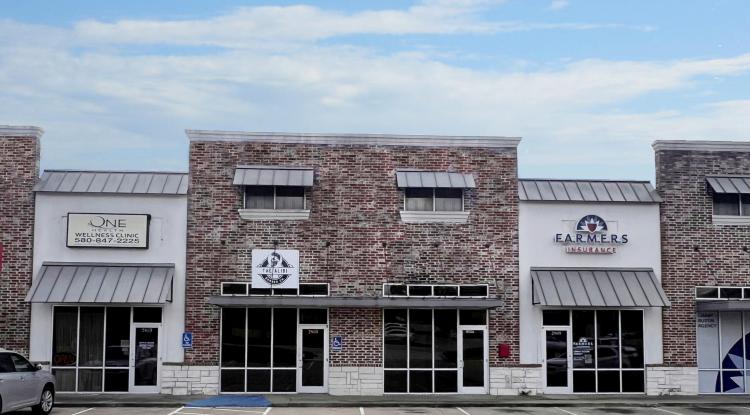 retail space for lease Durant, OK exterior photo