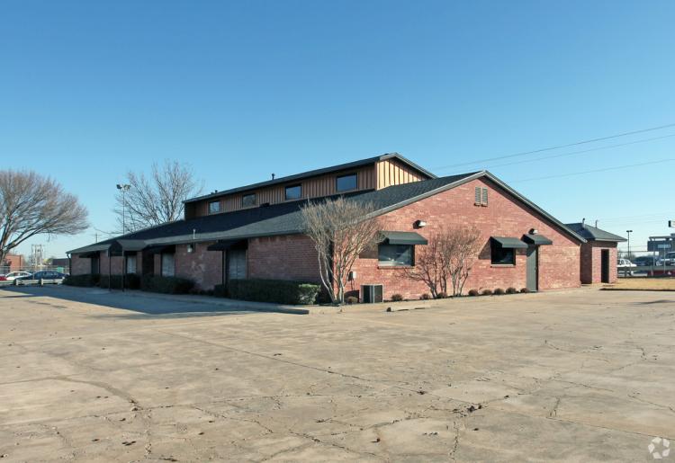 Office property for sale or lease S Oklahoma City, OK - exterior photo