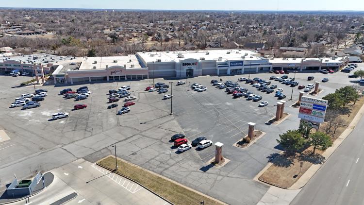 Edmond Plaza retail space for lease Edmond, OK exterior photo