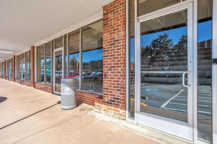 1100 N Classen Dr-Office/Retail space for lease, Oklahoma City, Ok - exterior photo of entrance closeup