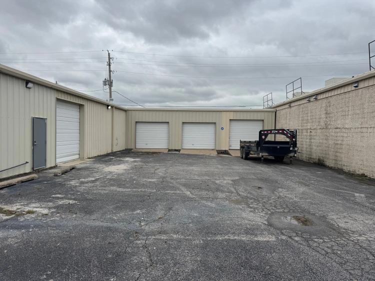 Industrial / Flex Building - For Lease