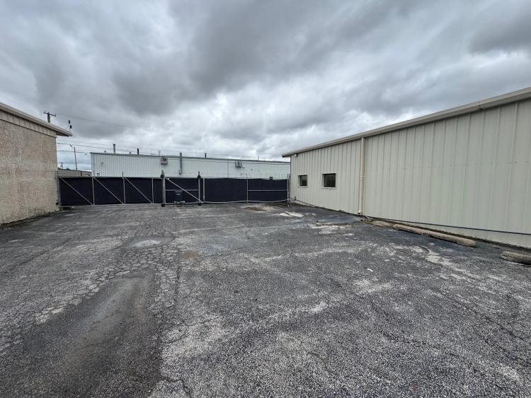Industrial / Flex Building - For Lease