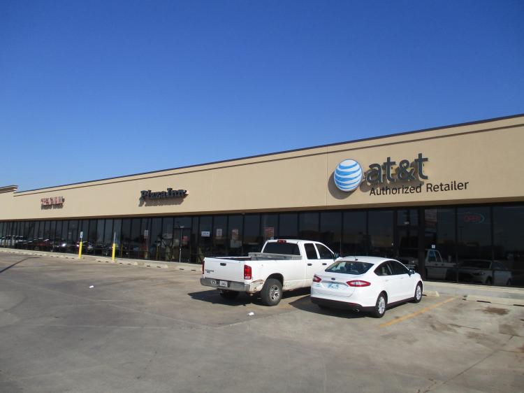 El Reno Shopping Center retail space for lease in El Reno, OK exterior building photo2