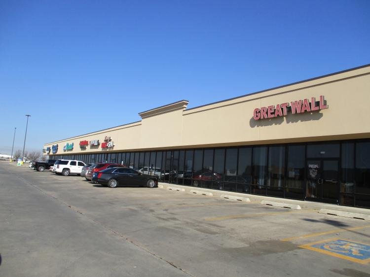 El Reno Shopping Center retail space for lease in El Reno, OK exterior building photo3