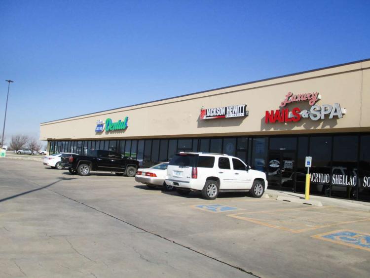 El Reno Shopping Center retail space for lease in El Reno, OK exterior building photo
