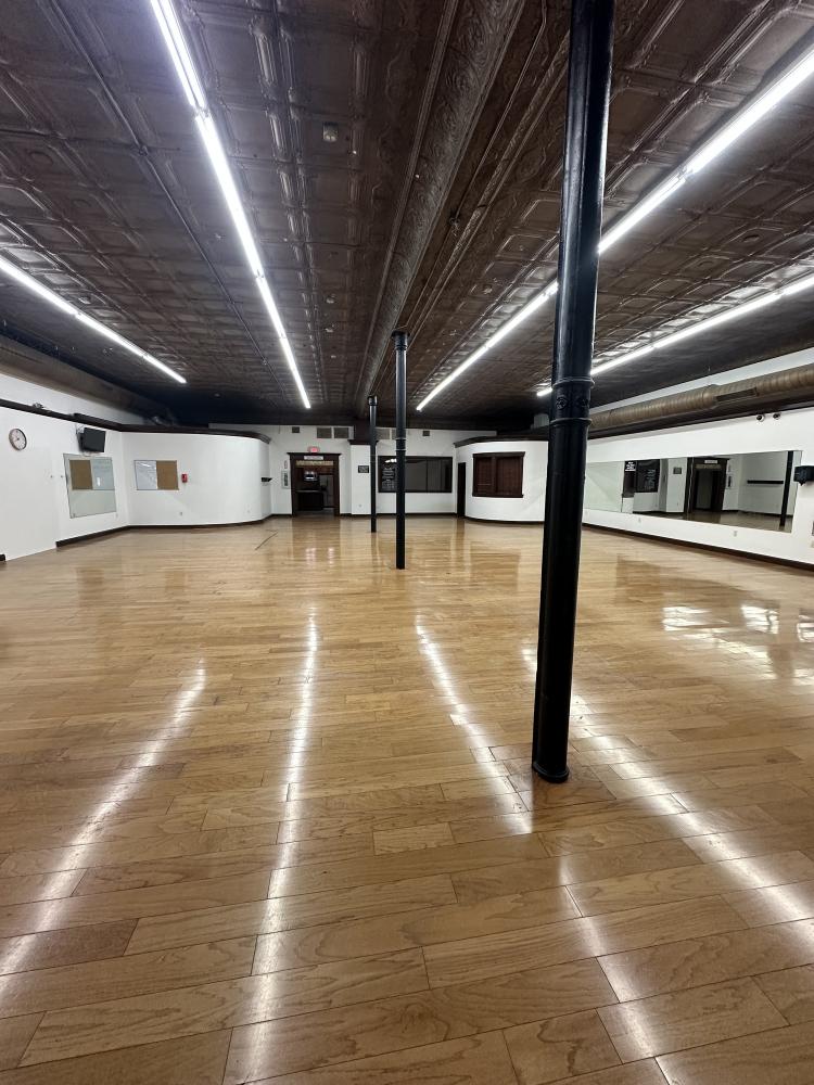 retail or office building for lease or sale Kingfisher, OK photo