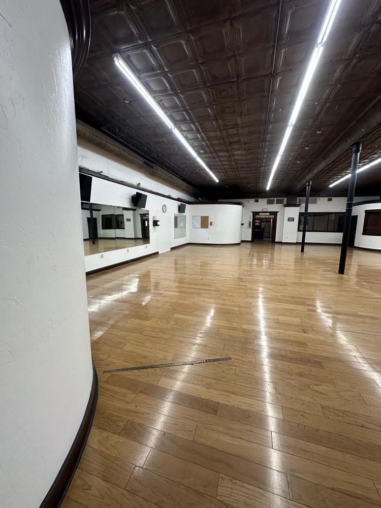 retail or office building for lease or sale Kingfisher, OK photo