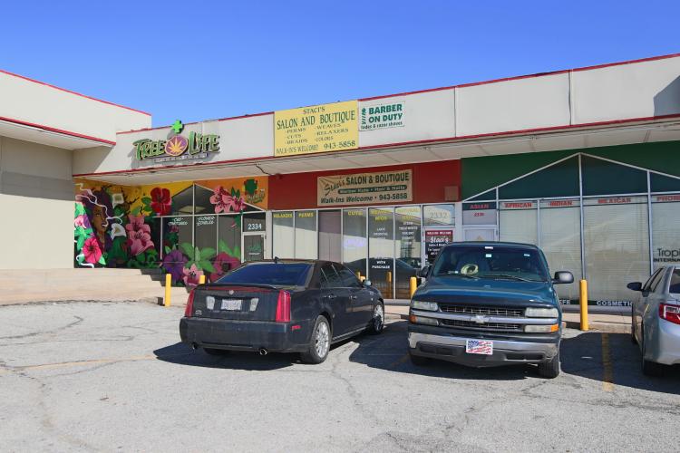 retail shopping center space for lease in Oklahoma City, Ok exterior photo