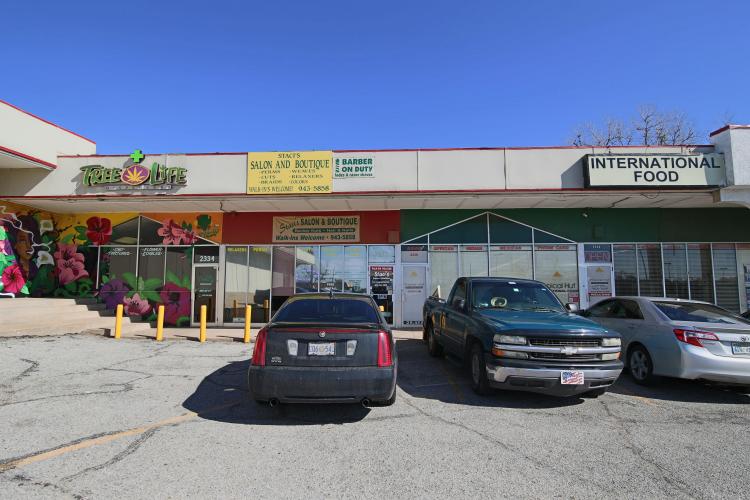 retail shopping center space for lease in Oklahoma City, Ok exterior photo