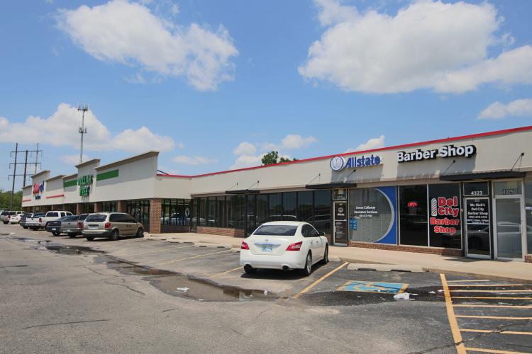 Del Crest Shops retail space for lease Del City, Ok exterior bldg photo3
