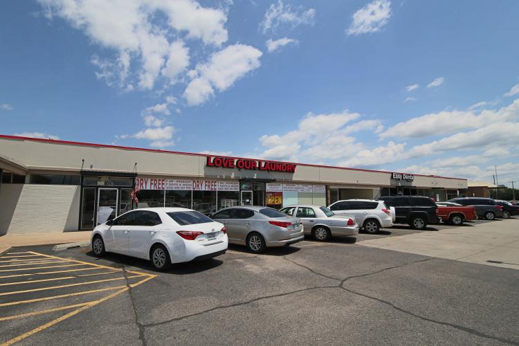 Del Crest Shops retail space for lease Del City, Ok exterior bldg photo4